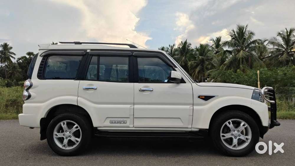 Mahindra Scorpio S10, 2015, Diesel