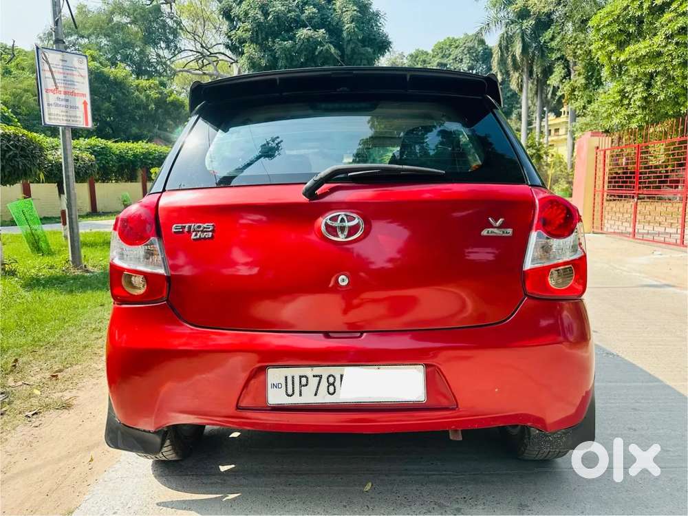 Toyota Etios Liva V Dual Tone, 2016, Petrol