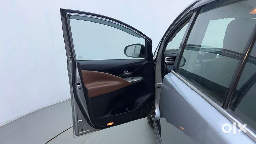 Toyota Innova Crysta 2.7 Zx At, 2016, Petrol