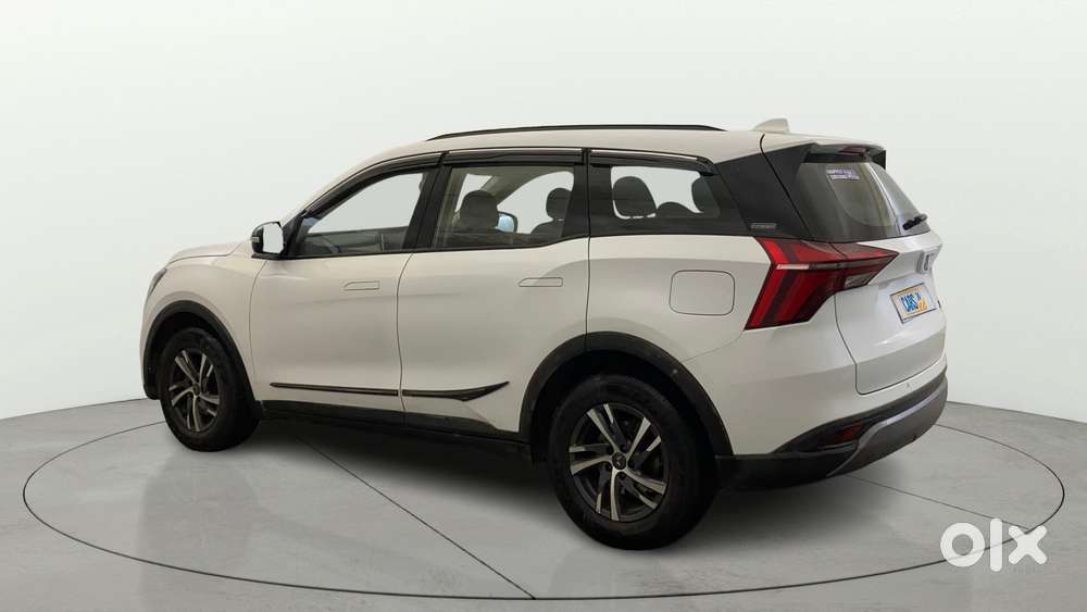 Mahindra Xuv700 2.0 Ax 5 Petrol Mt 7 Str, 2022, Petrol