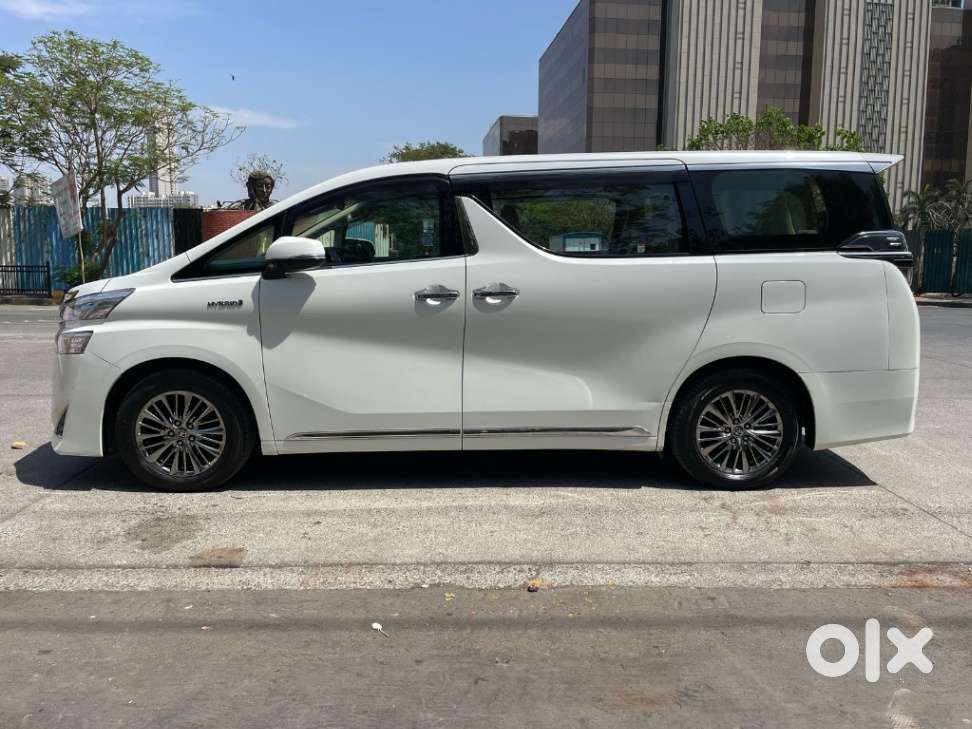 Toyota Vellfire Vip – Executive Lounge, 2023, Cng & Hybrids