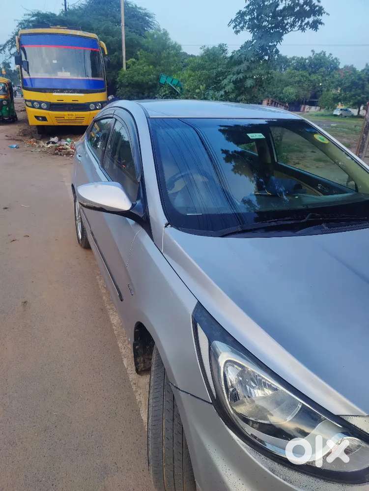 Hyundai Verna 2011 Dl Number