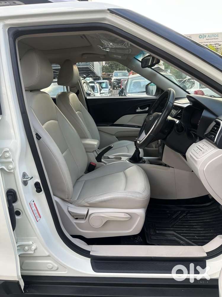 Mahindra Xuv300 W8 Option, 2019, Petrol