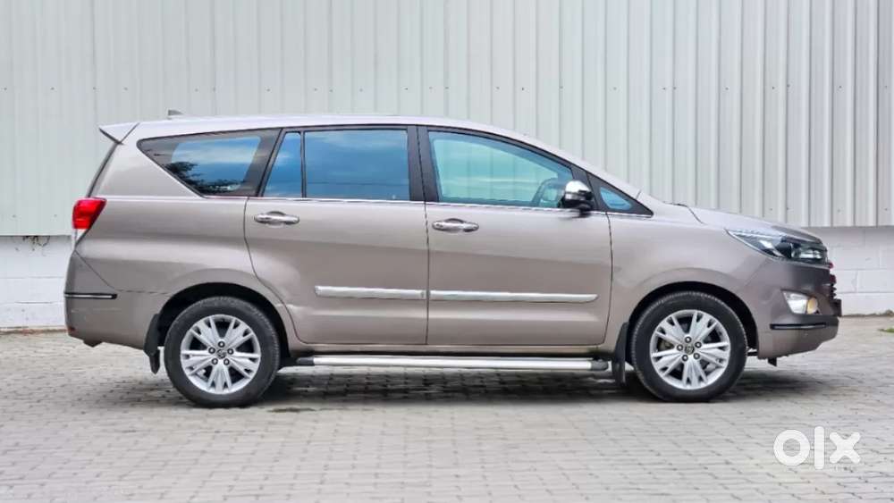 Toyota Innova Crysta 2.8 Zx At 7 Seater, 2016, Diesel