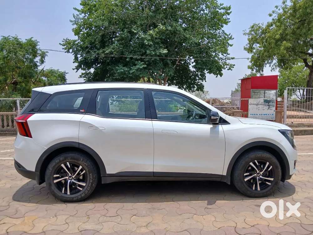 2022 Xuv700 Mx Petrol  25000 Km  Excellent Condition