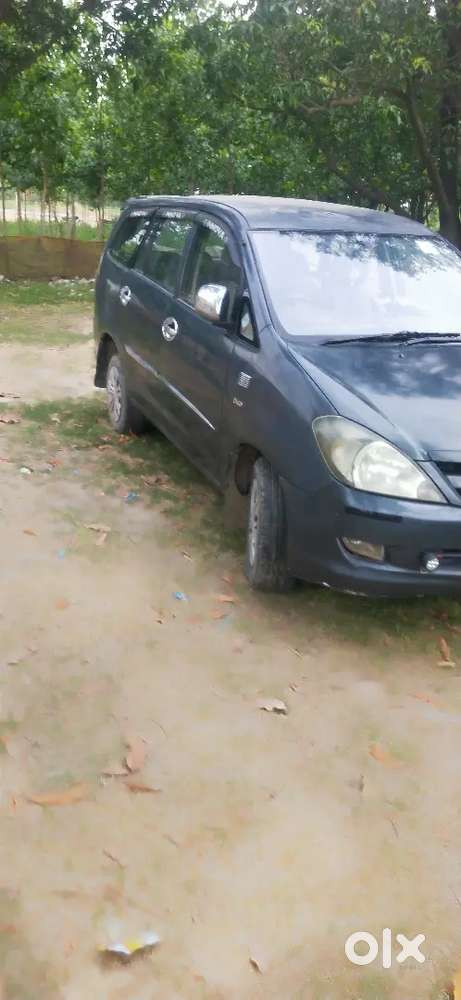 Toyota Innova 2011