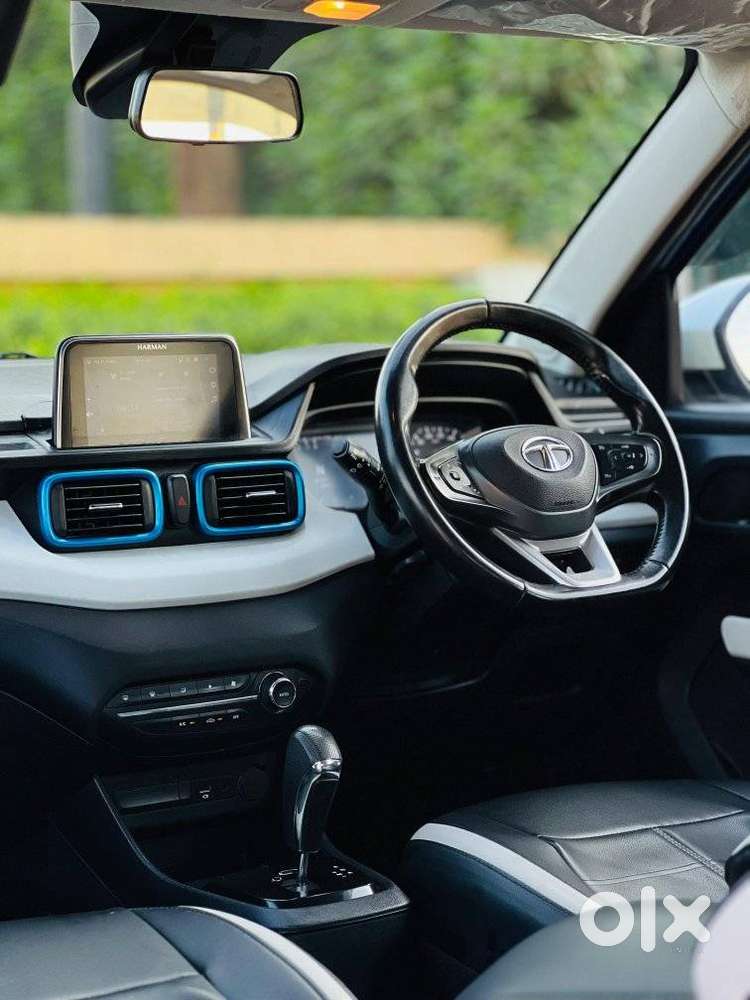 Tata Punch 1.2 Revotron Creative Dual Tone, 2021, Petrol