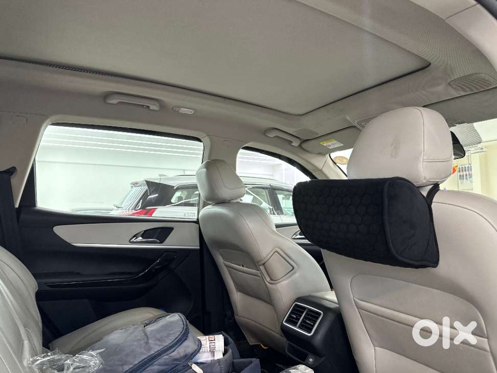 Mahindra Xuv700 2.2 Ax 7 Diesel At Luxury Pack Str, 2023, Diesel
