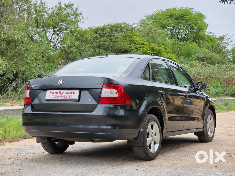 Skoda Rapid [ ] 1.6 Style Plus Mpi At, 2016, Petrol