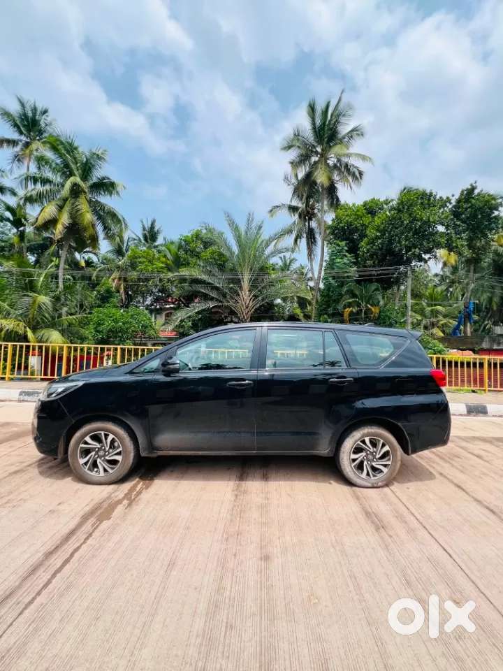 Toyota Innova Crysta [2020-ongoing] 2.4 Vx 7 Str, 2022, Diesel