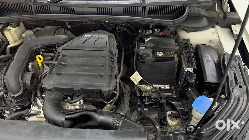 Skoda Slavia Style 1.0l Tsi At, 2023, Petrol
