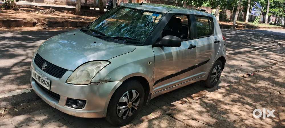Maruti Suzuki Swift 2010 Petrol 77000 Km Driven