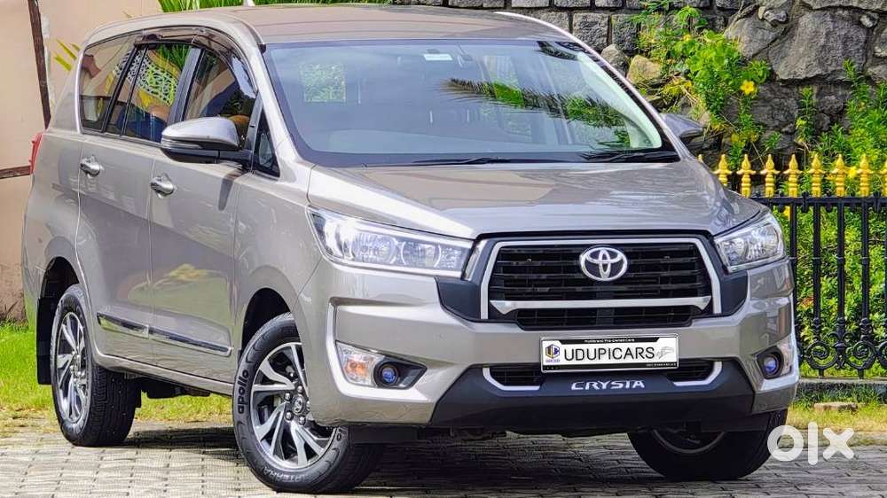 Toyota Innova Crysta [2020-ongoing] 2.7 Gx Mt 8 Str, 2025, Diesel