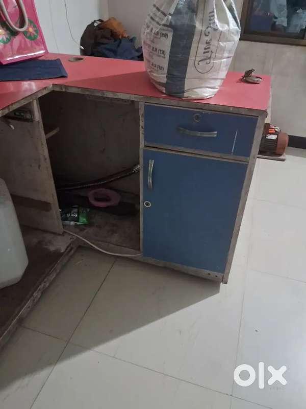 Computer offlice use big tabal