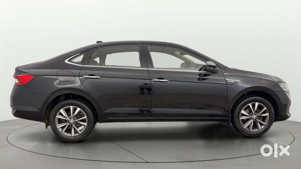 Skoda Slavia Style 1.0l Tsi Mt, 2023, Petrol