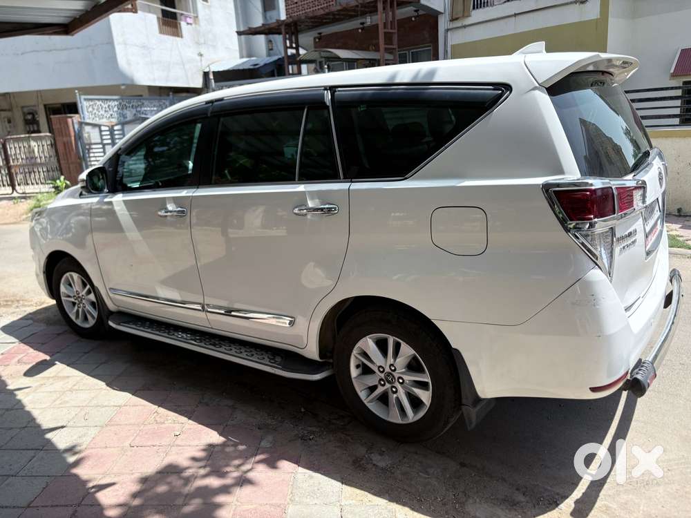 Toyota Innova Crysta 2.4 Vx Mt 8s, 2017, Diesel