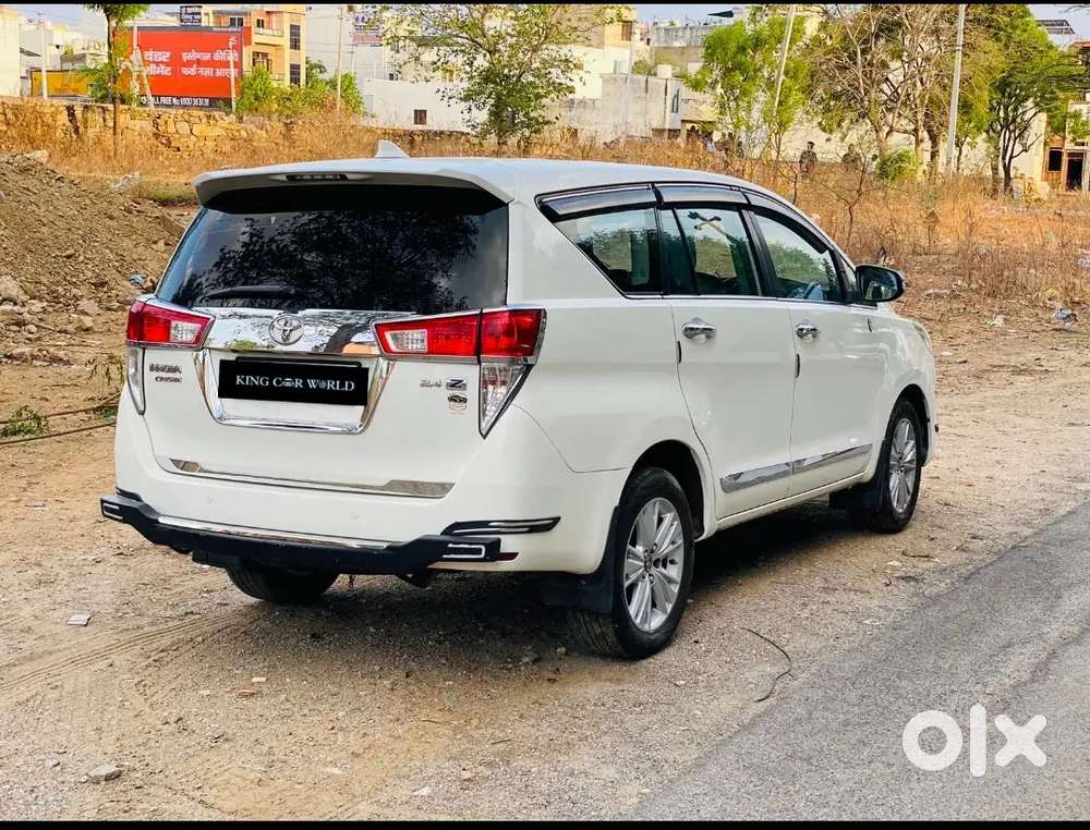 Toyota Innova Crysta 2016 Diesel Well Maintained