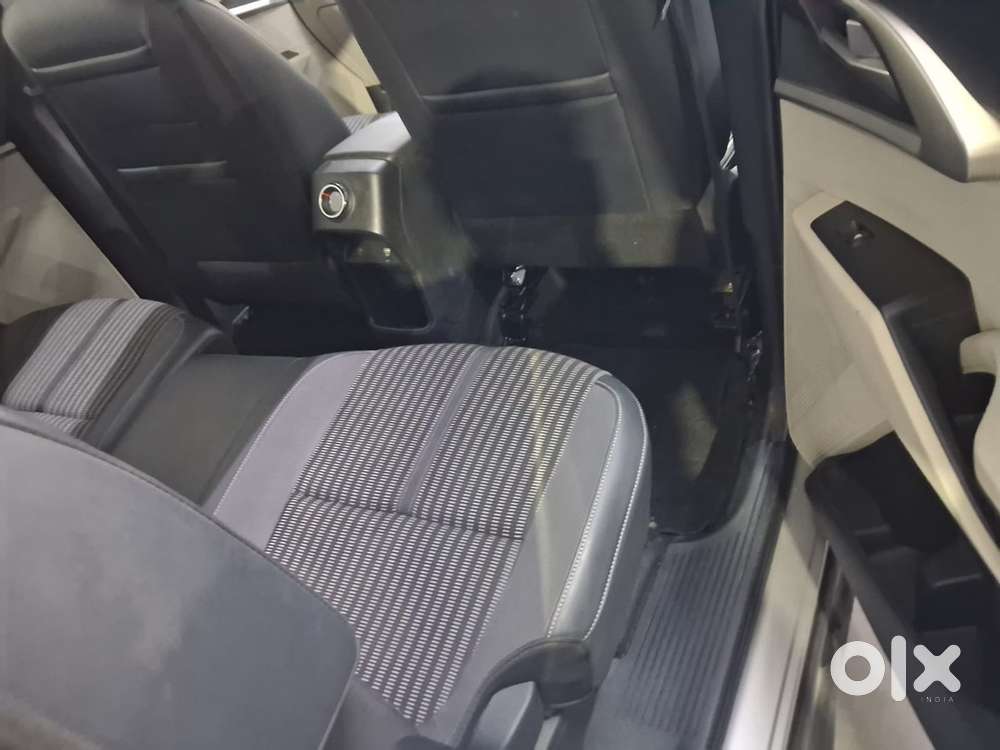 Kia Carens Petrol 2024