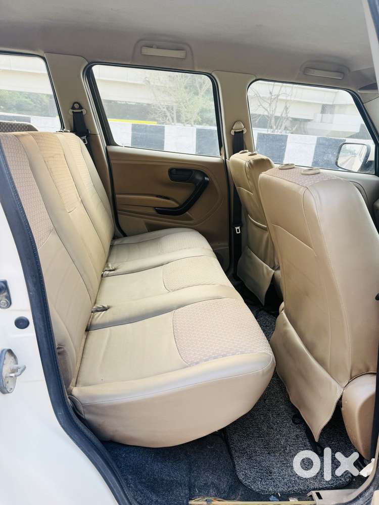 Mahindra Tuv 300 T6 Plus, 2016, Diesel