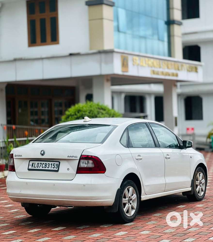 Skoda Rapid 2011-2013 1.6 Mpi Ambition Plus Alloy, 2014, Petrol