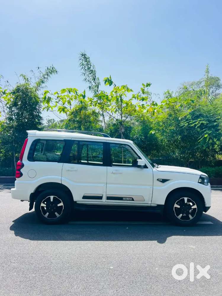 Mahindra Scorpio Classic  S11 2024