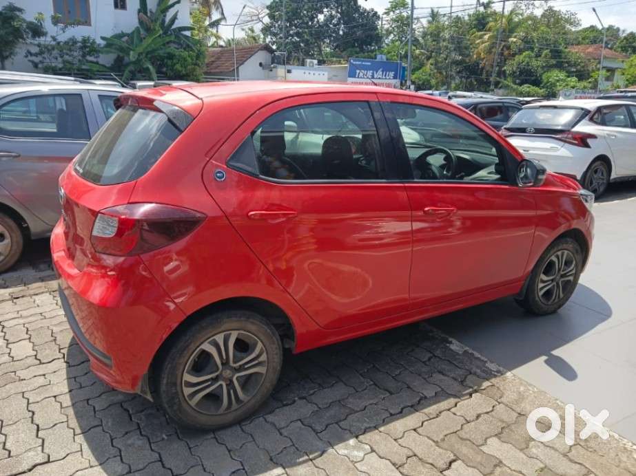 Tata Tiago 1.2 Revotron Xt (o), 2023, Petrol