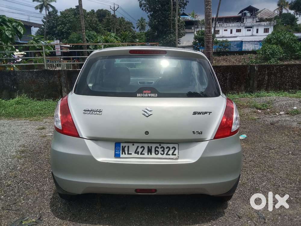 Maruti Suzuki Swift Vxi + Manual, 2017, Petrol