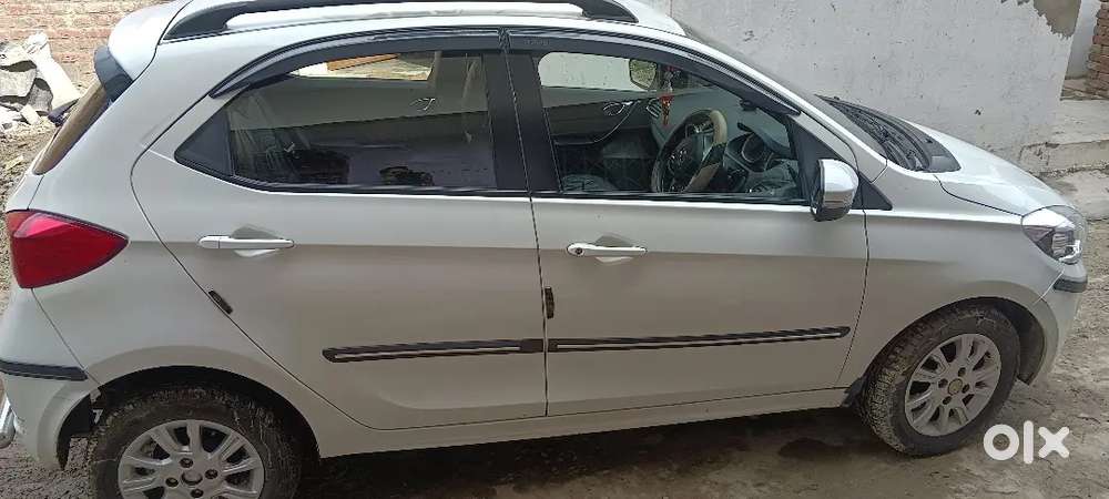Very Good Looking Scrachless Car