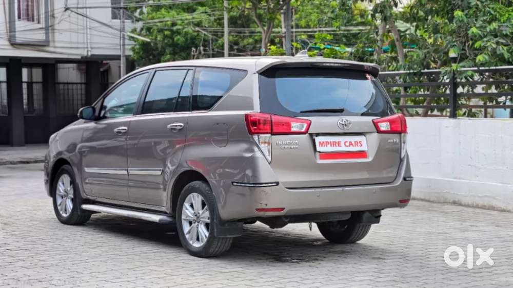 Toyota Innova Crysta 2.8 Zx At 7 Seater, 2016, Diesel