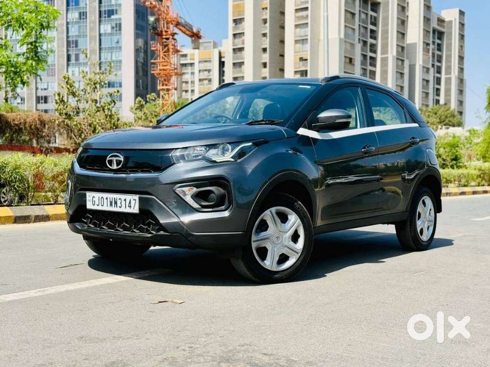 Tata Nexon 1.2 Revotron Xma Amt (s), 2023, Petrol