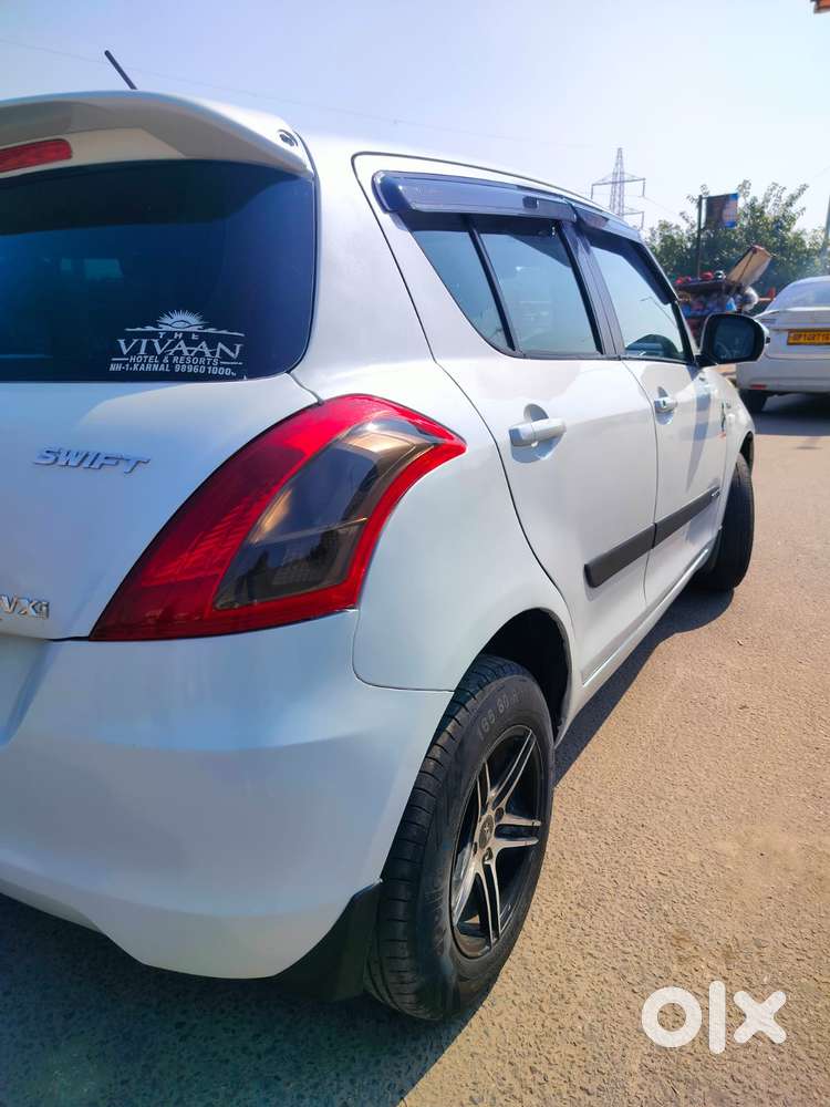Maruti Suzuki Swift Vxi + Manual, 2015, Petrol