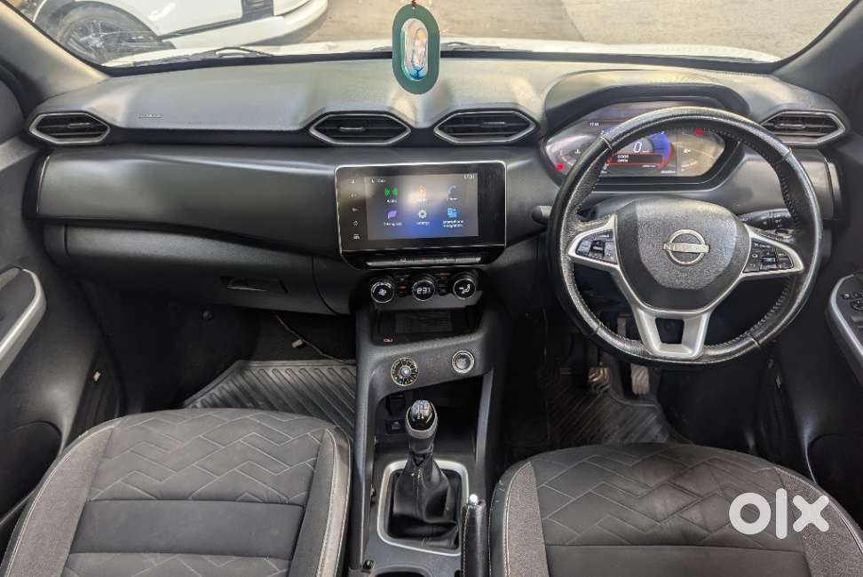 Nissan Magnite 1.0 Xv Premium Dual Tone, 2021, Petrol