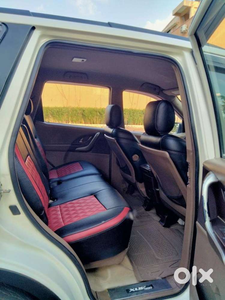 Mahindra Xuv500 W8, 2013