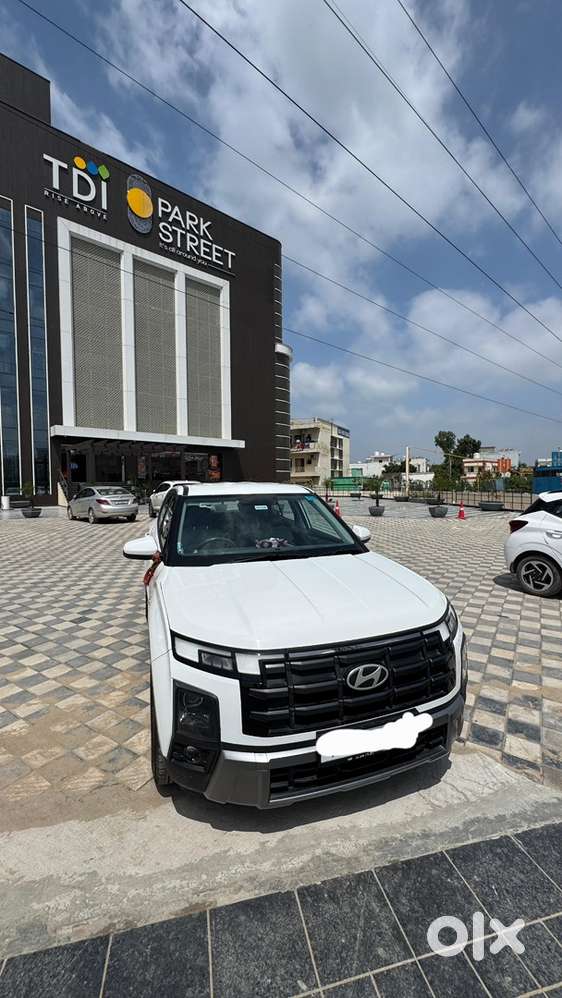 Hyundai Creta White Petrol 2024