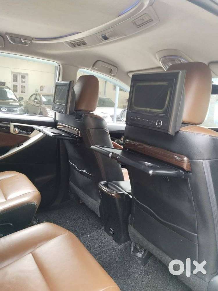 Toyota Innova Crysta 2.8z Automatic, 2016, Diesel