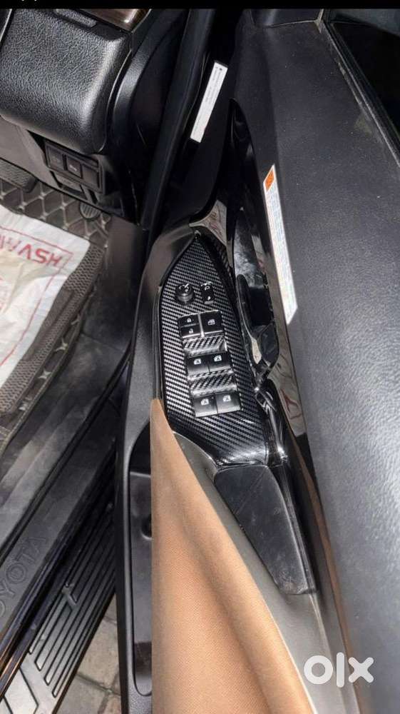 Dr Owned Toyota Innova Crysta Auto 2021 Diesel 40700 Km Driven