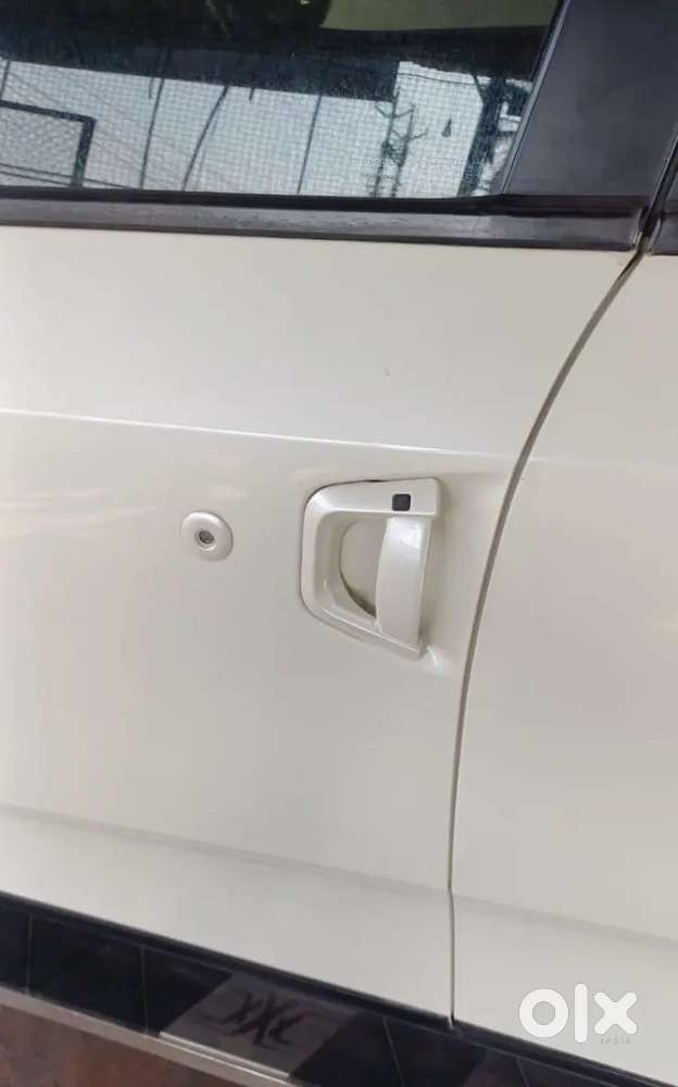 2016 Mahindra Xuv500 W10 Manual  7-seater  Diesel  ₹ 8.15