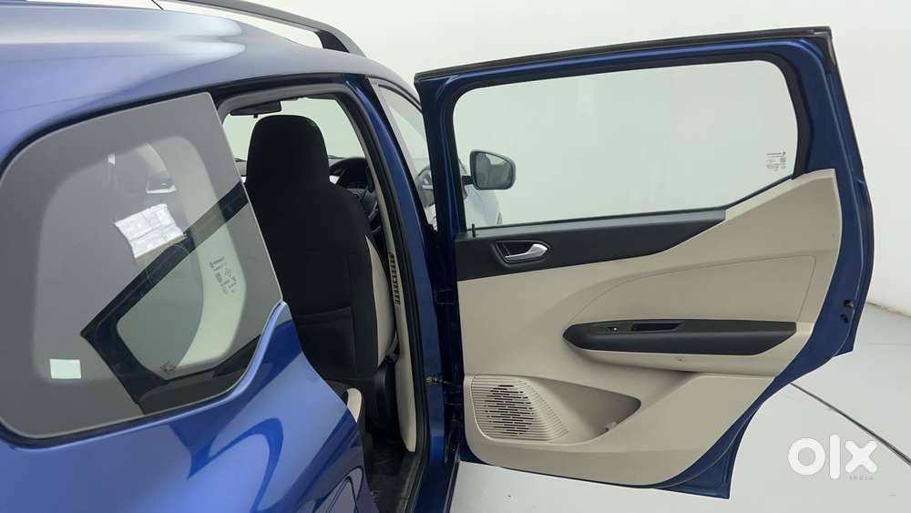 Renault Triber Rxz, 2021, Petrol