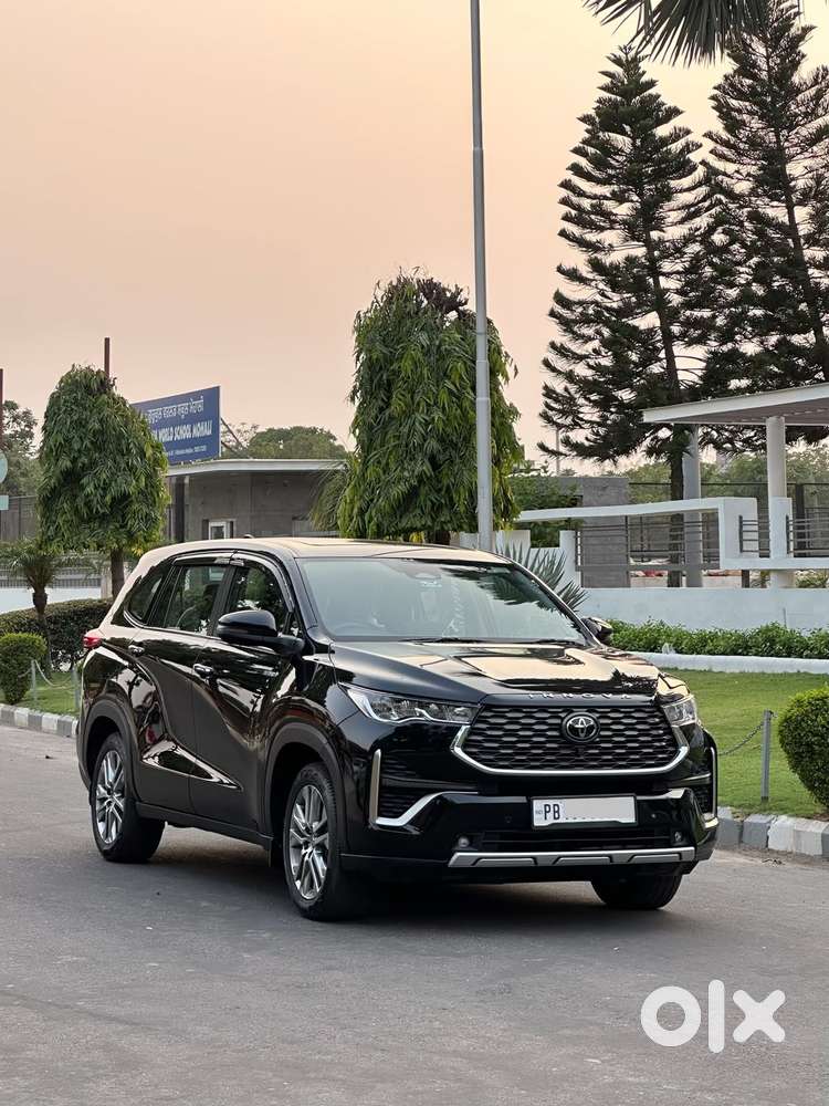 Toyota Innova Hycross 2.0 Zx (o) Hybrid 7 Str, 2024, Petrol