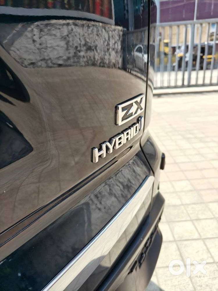 Toyota Innova Hycross 2.0 Zx (o) Hybrid 7 Str, 2024, Petrol