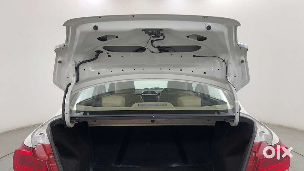 Maruti Suzuki Dzire Zxi Ags, 2023, Petrol