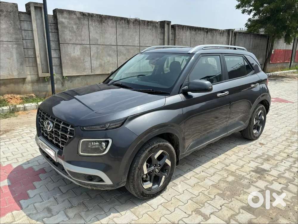 Hyundai Venue 2021 Top Model Diesel Well Maintained