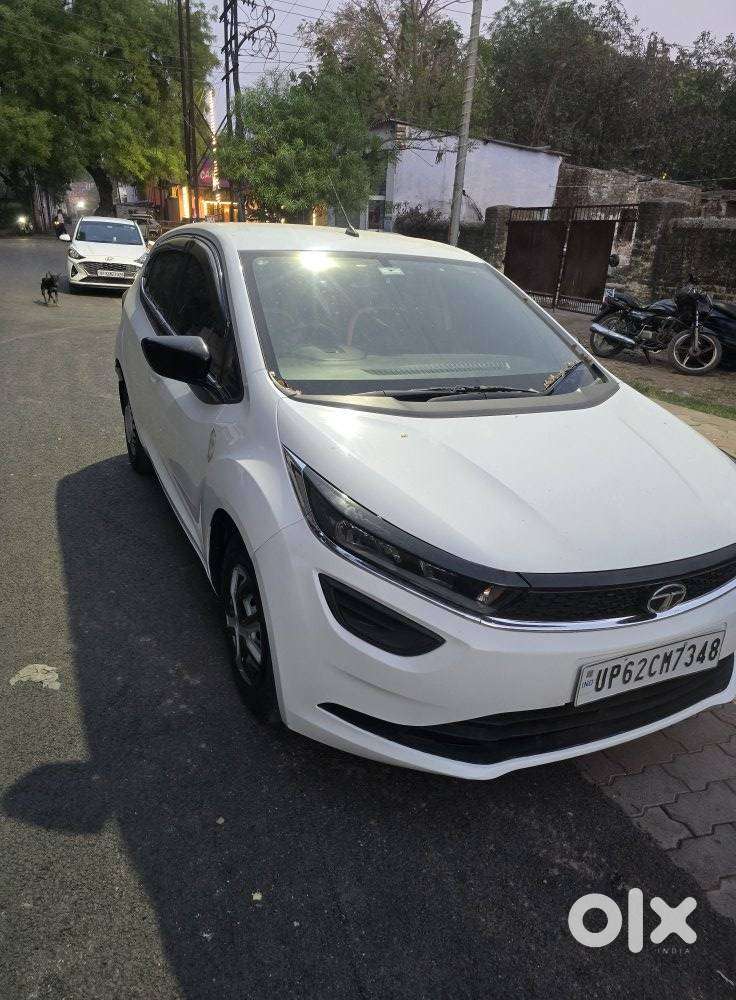 Tata Altroz 1.2 Xe, 2022, Petrol