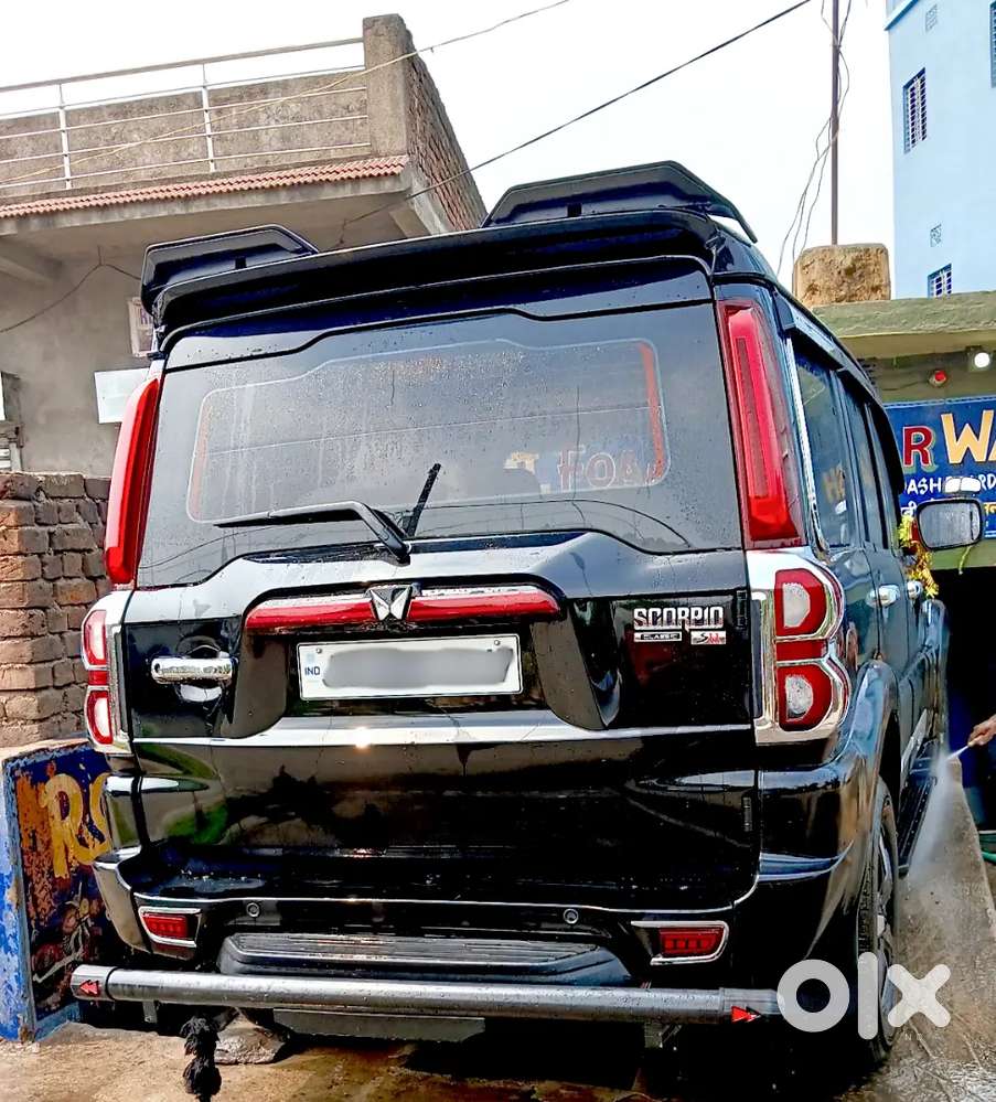 Mahindra Scorpio Classic 2025 Black Colour