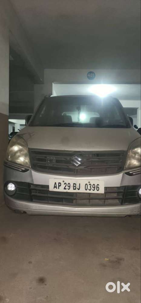 Wagon R Vxi, Silver Color