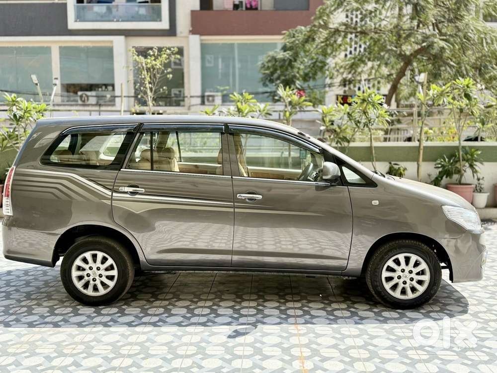 Toyota Innova 2.5 G (diesel) 8 Seater, 2012, Diesel