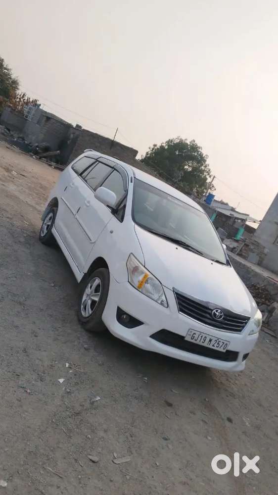 Toyota Innova Hycross 2009 Diesel 198000 Km Driven