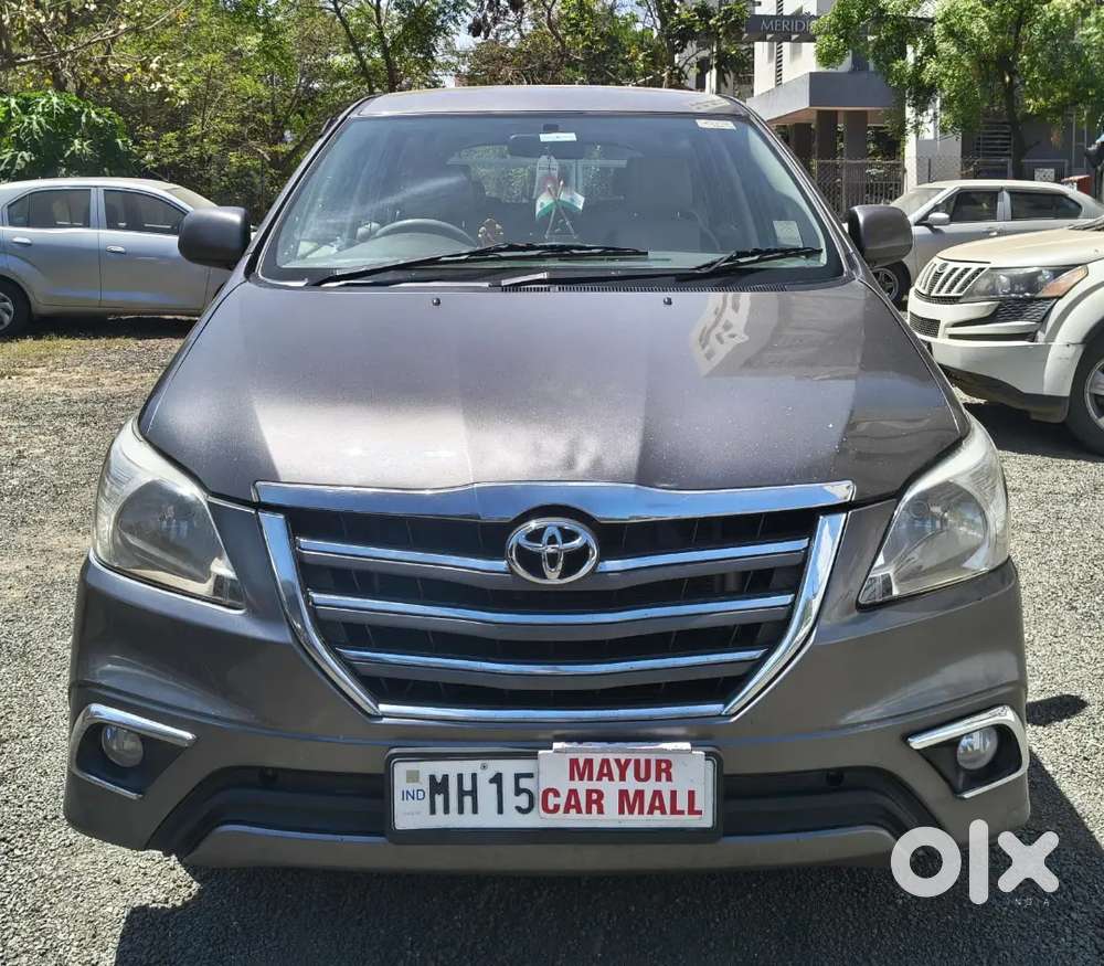 Toyota Innova 2011mh15