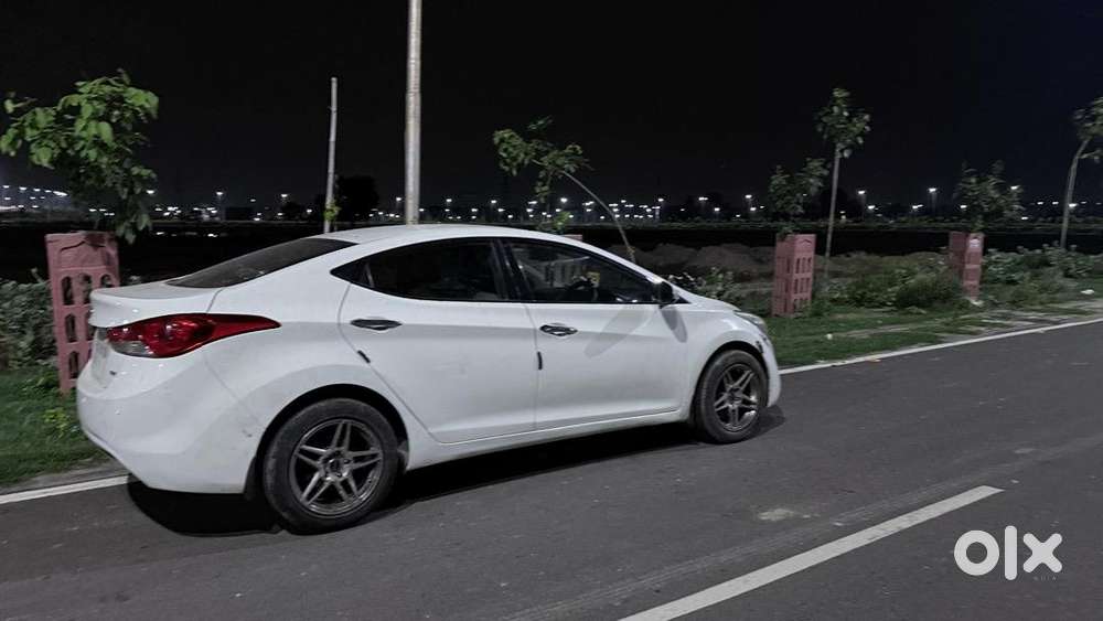 Hyundai New Elantra 2013 Petrol Well Maintained