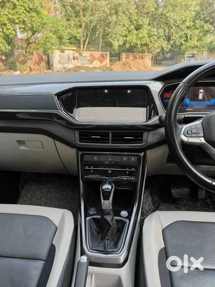 Volkswagen Taigun 1.0 Tsi Topline At, 2023, Petrol
